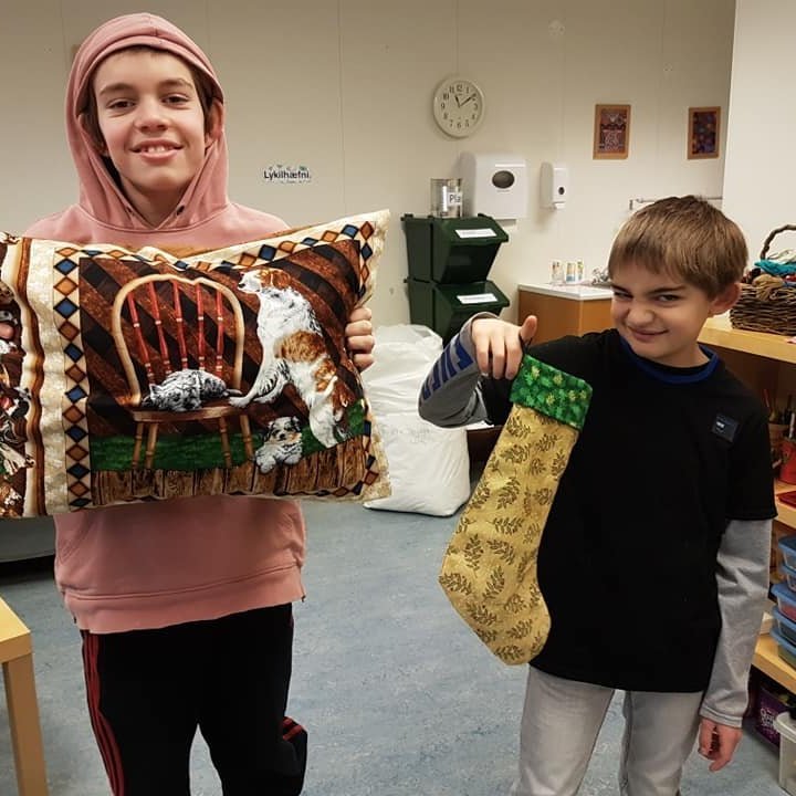 51393333_537638340055766_4680603793803444224_n