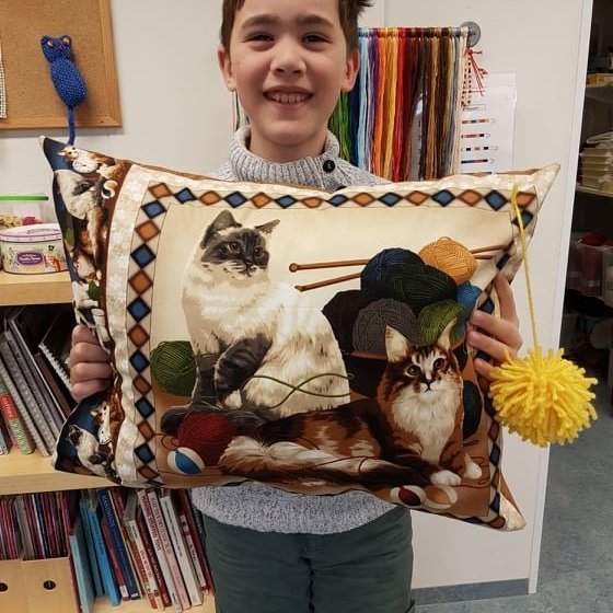 59647377_253947038772725_2949651374159167488_n