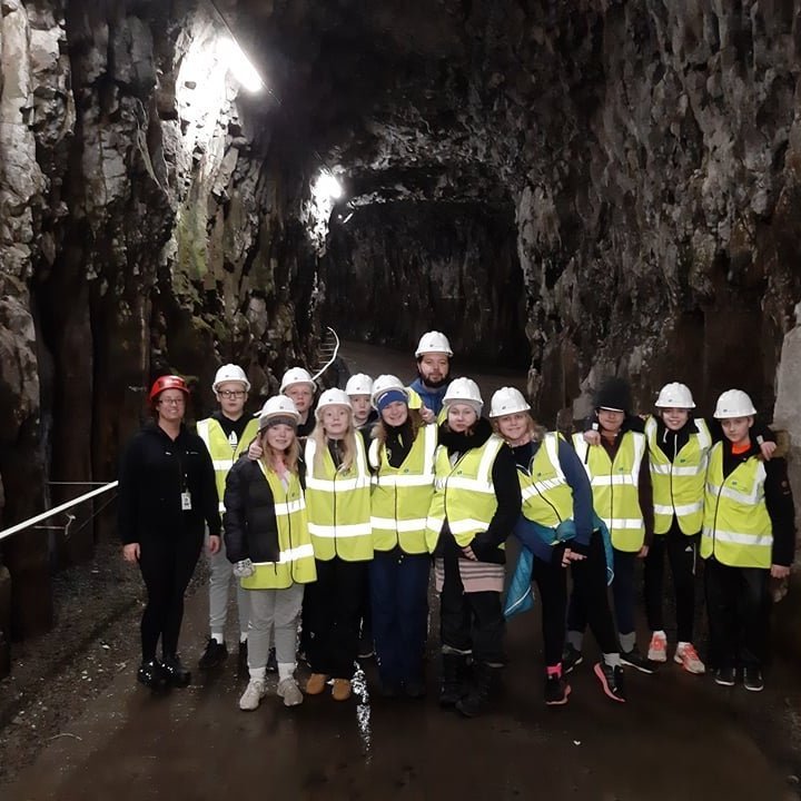 55600760_392490508006610_1283507958017163264_n