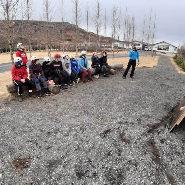 55807261_401853443959391_5501045845597880320_n