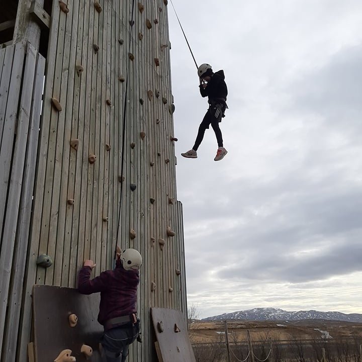 55963113_393723271262211_5624396730813382656_n