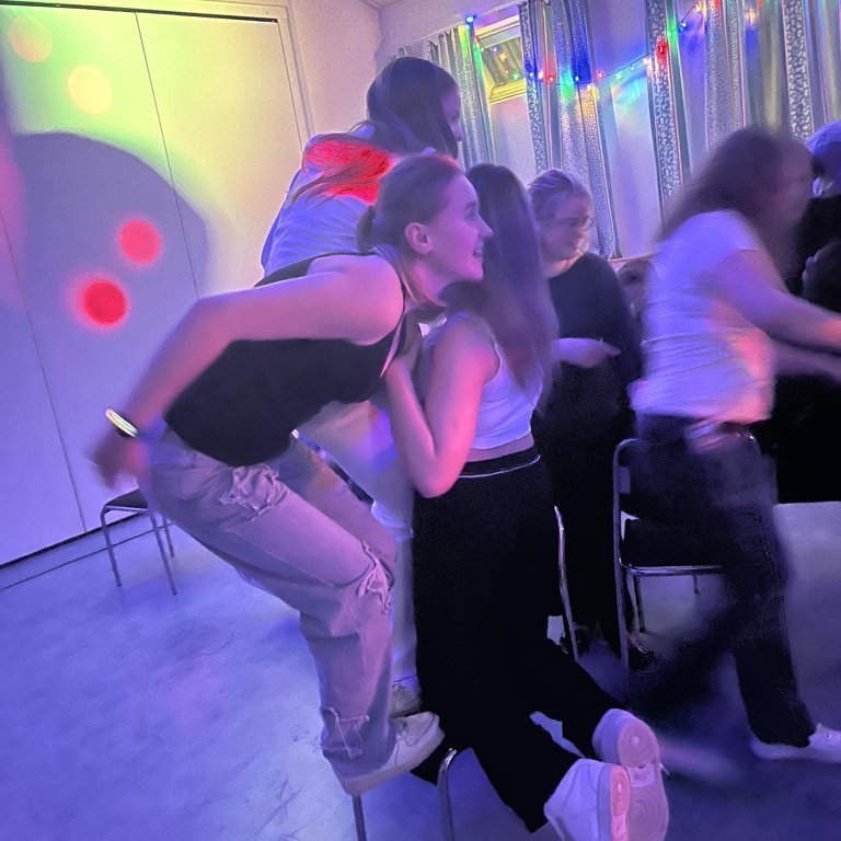 379375279_191617873947932_4995694372311850859_n