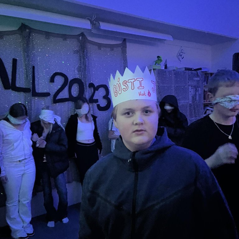 379543792_329760099610909_7943413446383663083_n