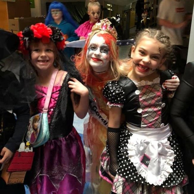 74451150_706997959786469_5192507605645262848_n