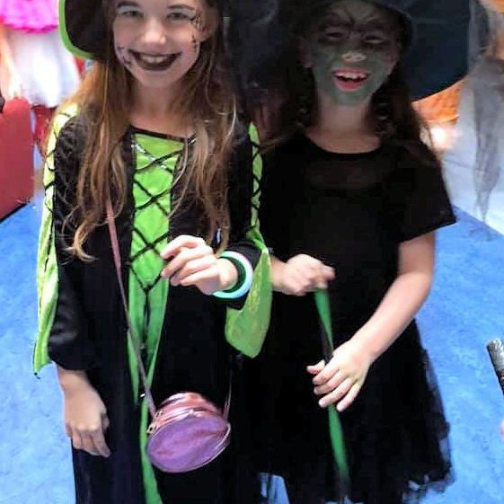 75513368_706997576453174_6846673564884533248_n