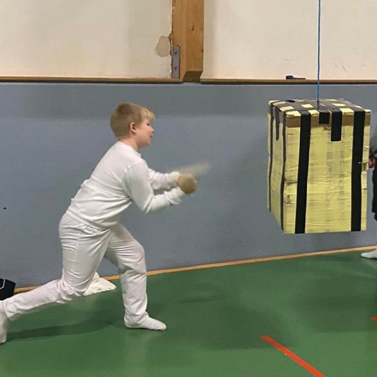 274765286_920553221897638_3131910929210581194_n