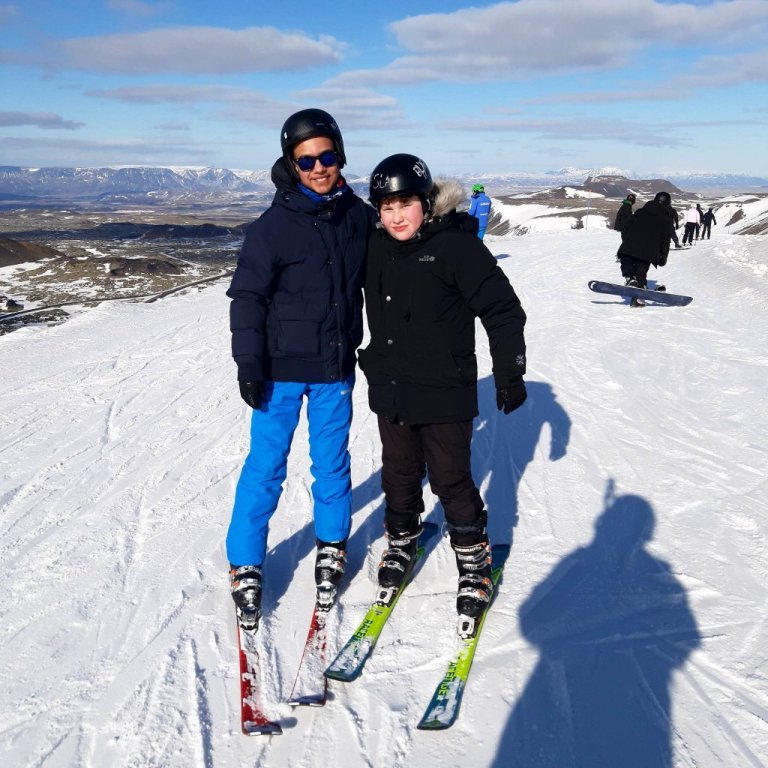 330135731_209054745145284_3313999363043895004_n