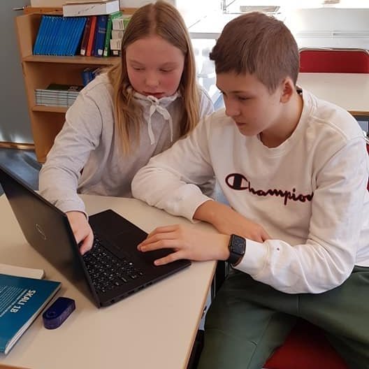 87461031_798120374007560_2285948097928364032_n