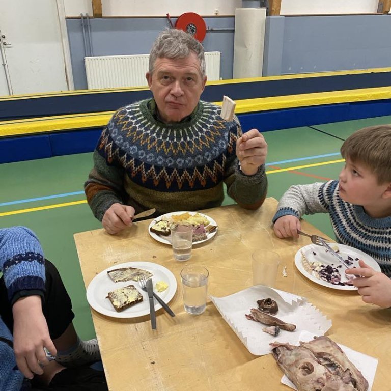 421626901_1072344880663215_2288380428785631558_n