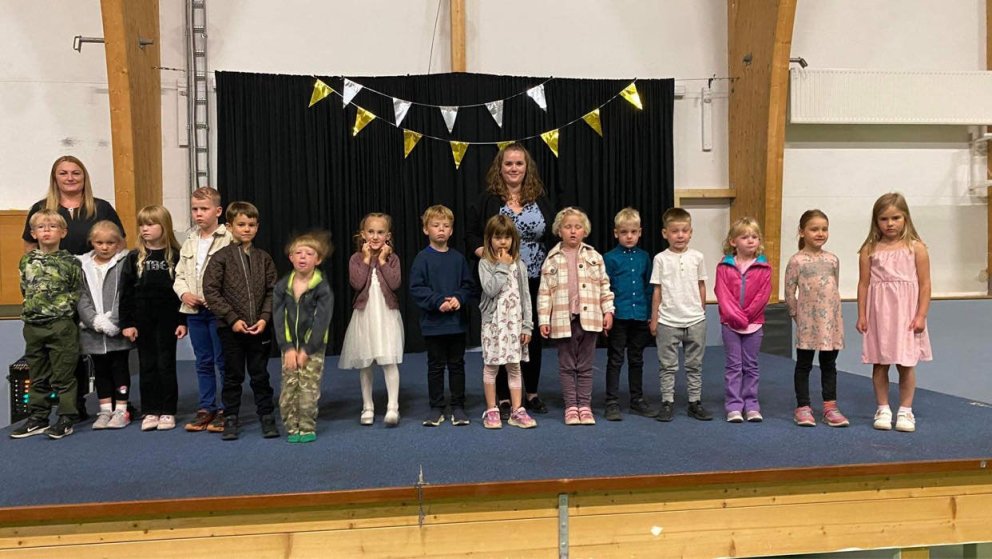 1. bekkur skólaárið 2023-2024 mættur í skólann