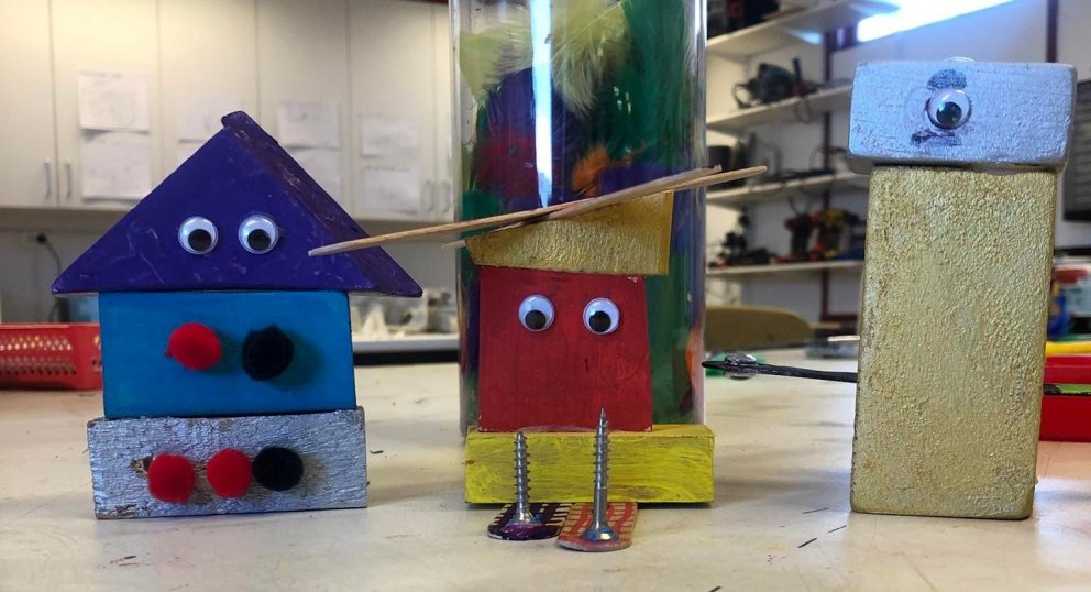 Smíðakennsla í 1. og 2. bekk