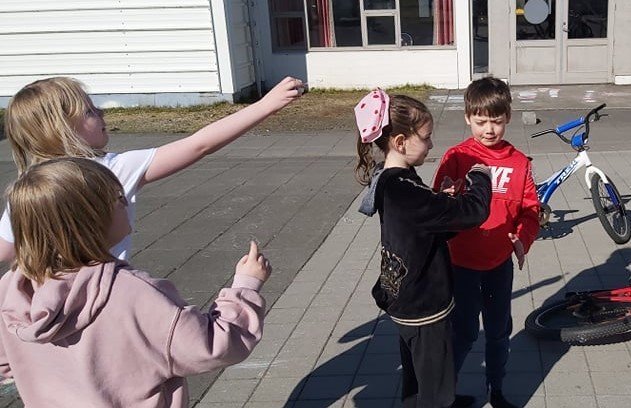 3. bekkur að leika sér: Sápukúlur