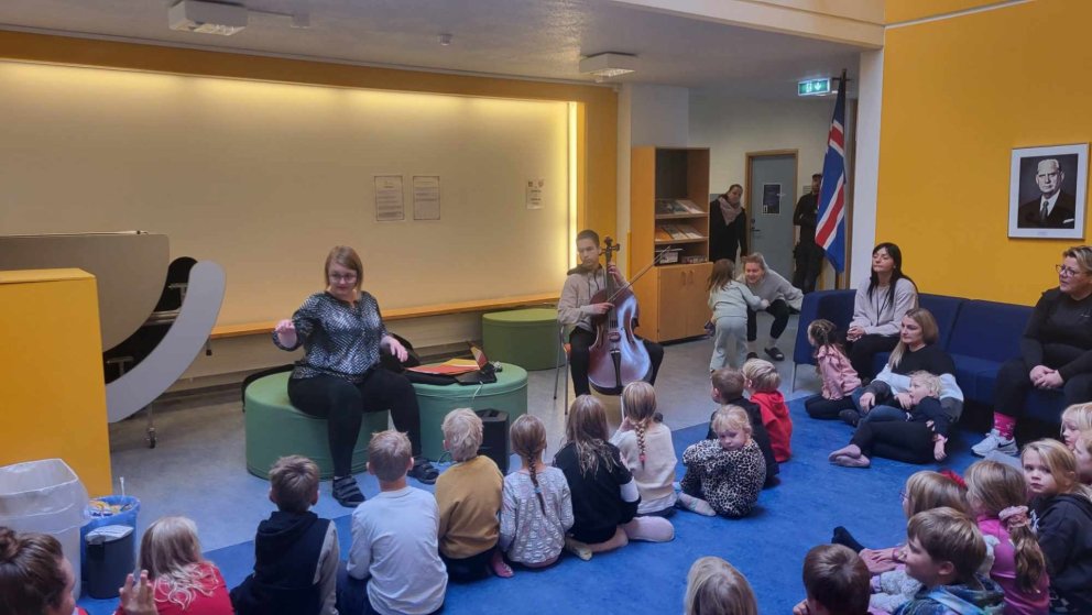 Nýjung í söngstund!