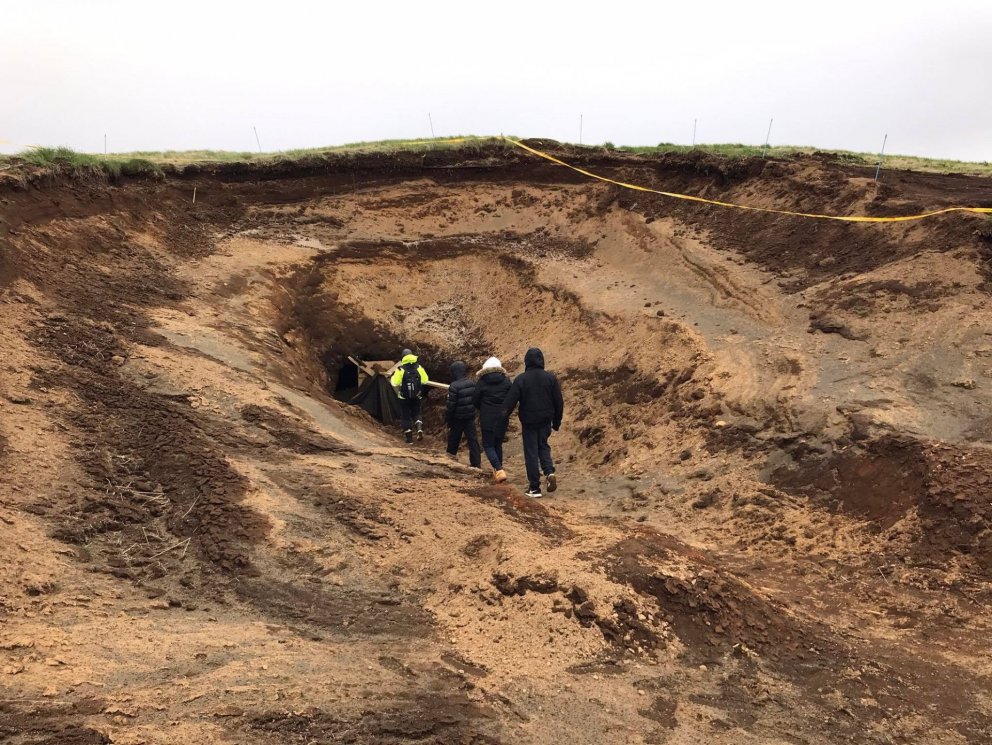 7. bekkur á fornum slóðum í Odda