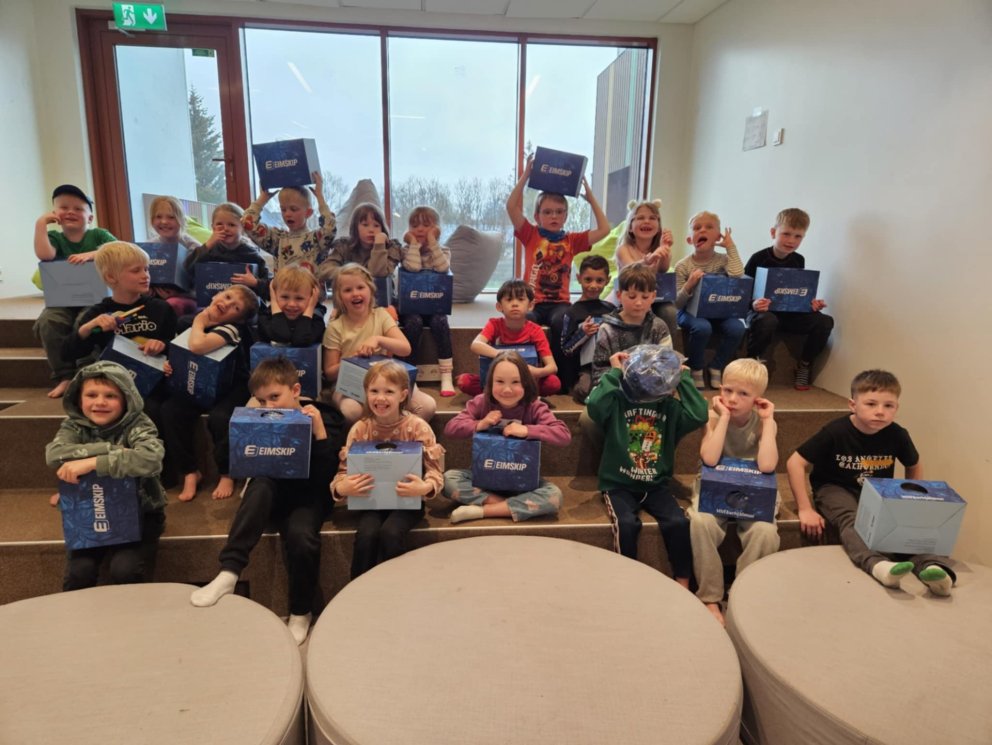 Hjálmagjöf frá Kiwanis og rétt hjálmanotkun