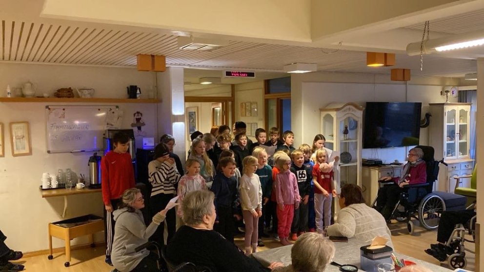 Vinabekkir á Lund að syngja þorralög