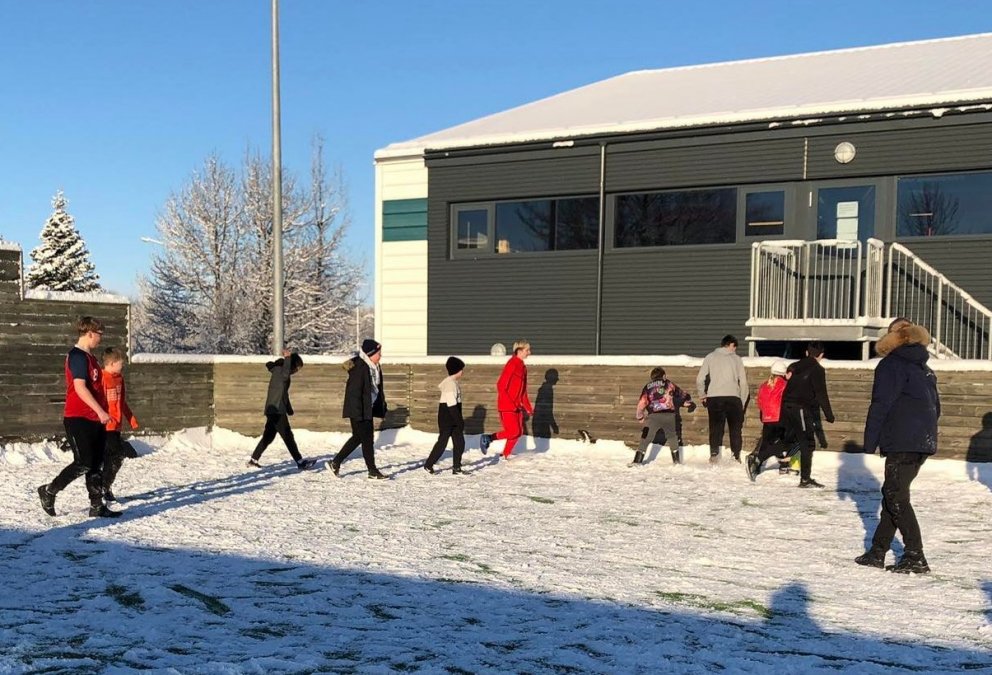 Fótbolti í febrúarkuldanum