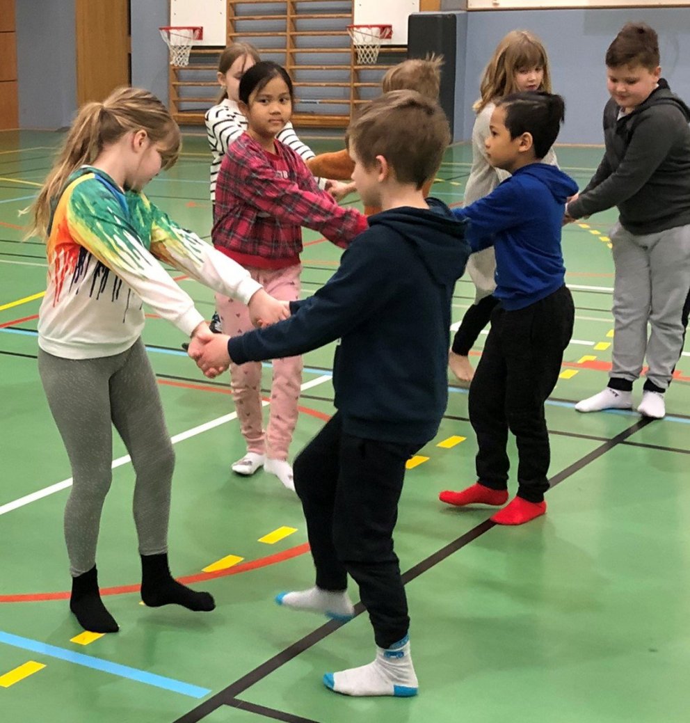 Danskennsla í mars 2022