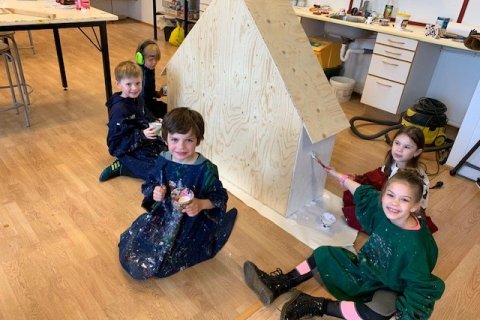 Dúkkuhús fyrir skóladagheimilið