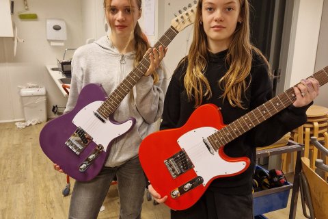 Gítarsmíði á elsta stigi