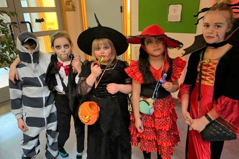 Hrekkjavökuböll í grunnskólanum