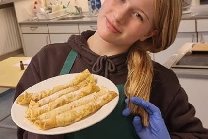 Matreiðsluvalið bakar íslenkar pönnukökur