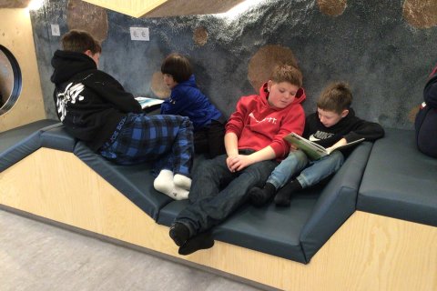 Vinabekkir lesa saman